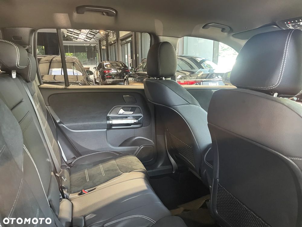 Mercedes-Benz GLB 200 AMG Line 7G-DCT - 8