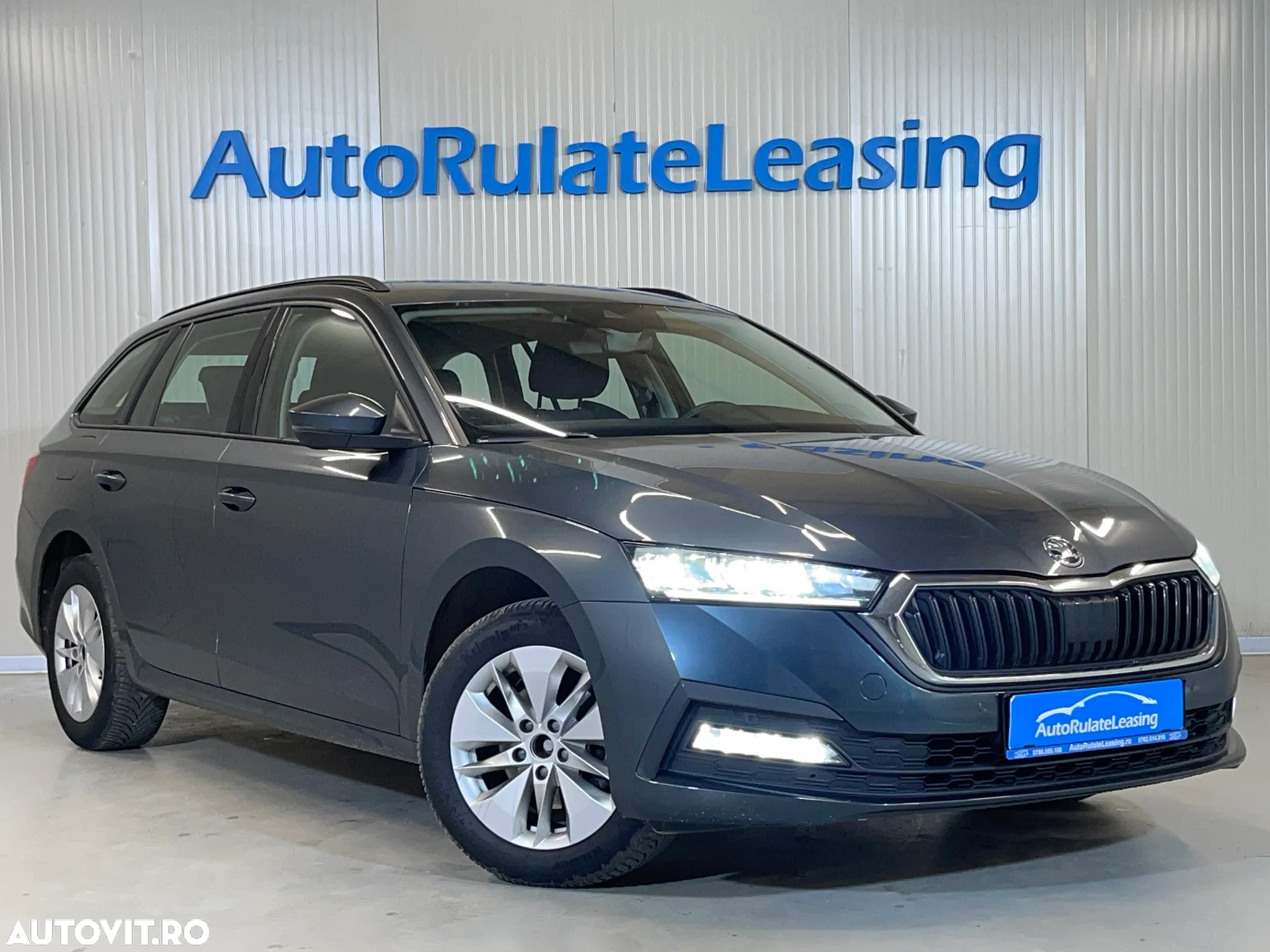 Skoda Octavia Combi 2.0 TDI DSG Ambition - 2
