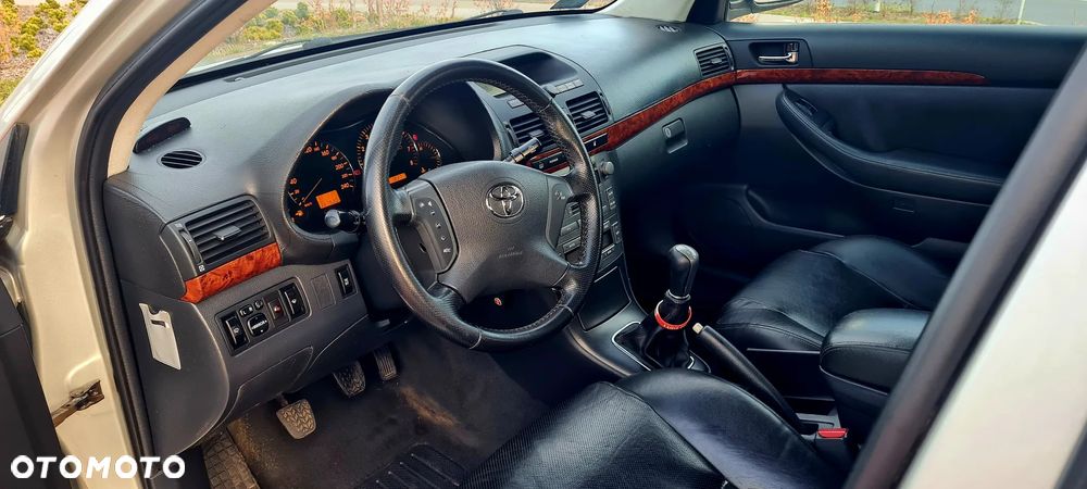 Toyota Avensis 2.0 VVT-i Prestige - 14