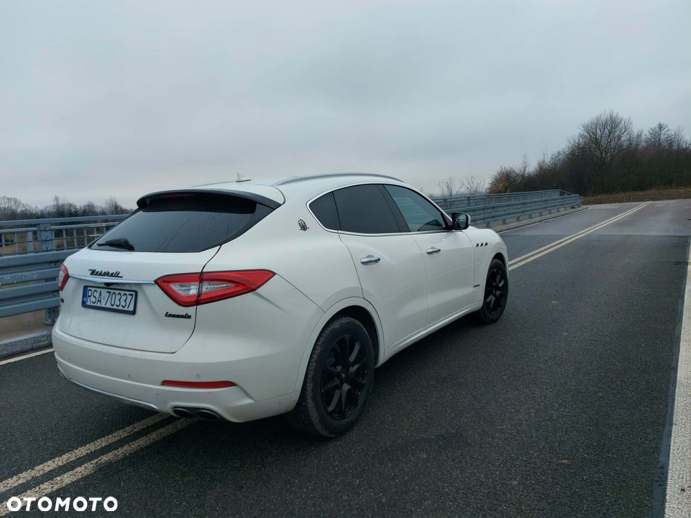 Maserati Levante Q4 GranLusso - 5