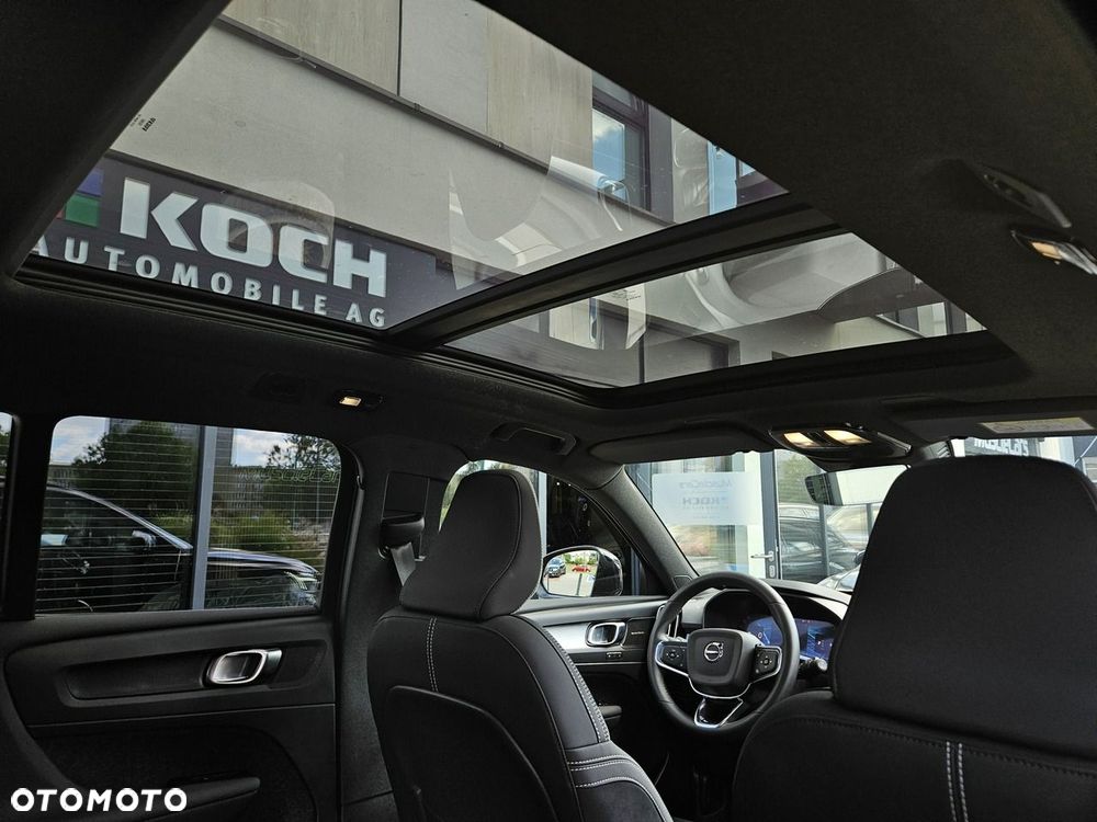 Volvo XC 40 B3 B DKG Ultra Black Edition - 14