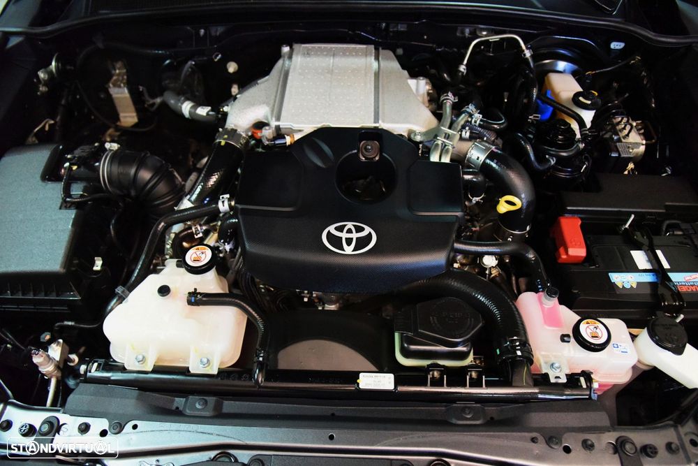 Toyota Hilux - 12