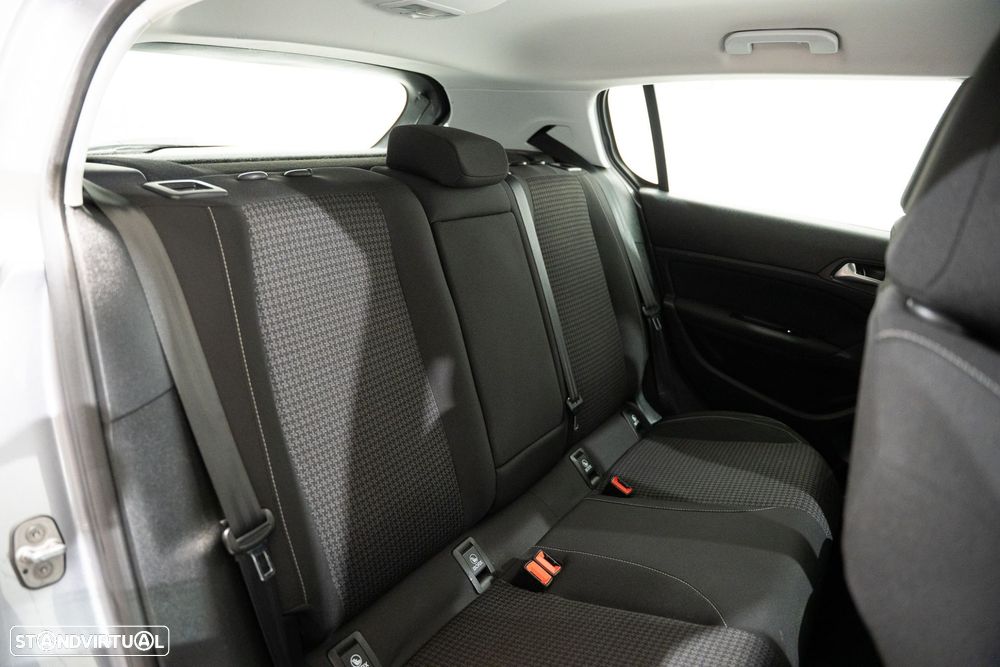 Peugeot 308 1.2 PureTech Allure EAT8 - 23