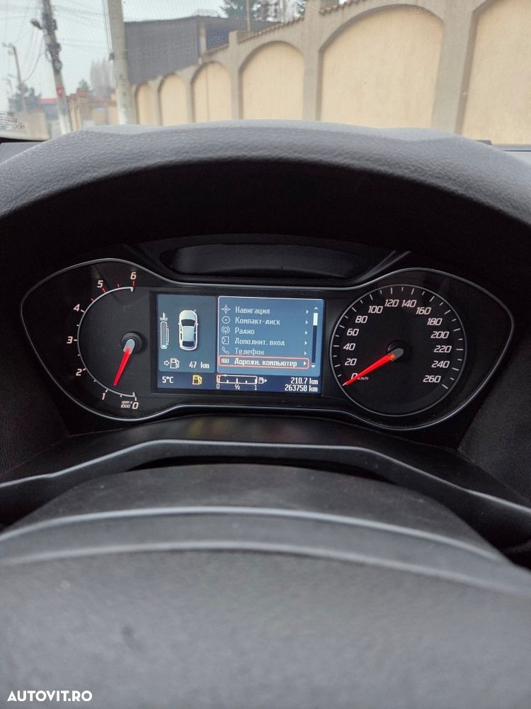 Ford Mondeo 2.0 TDCi Trend - 12