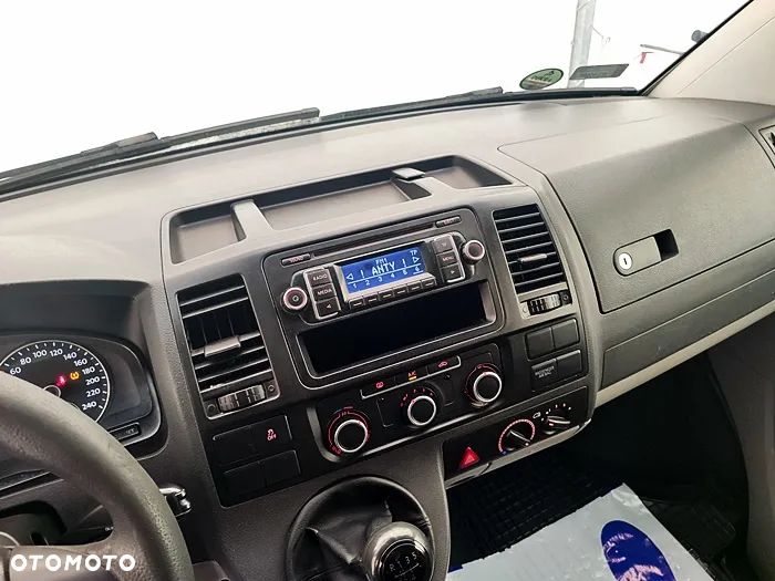 Volkswagen Caravelle - 30
