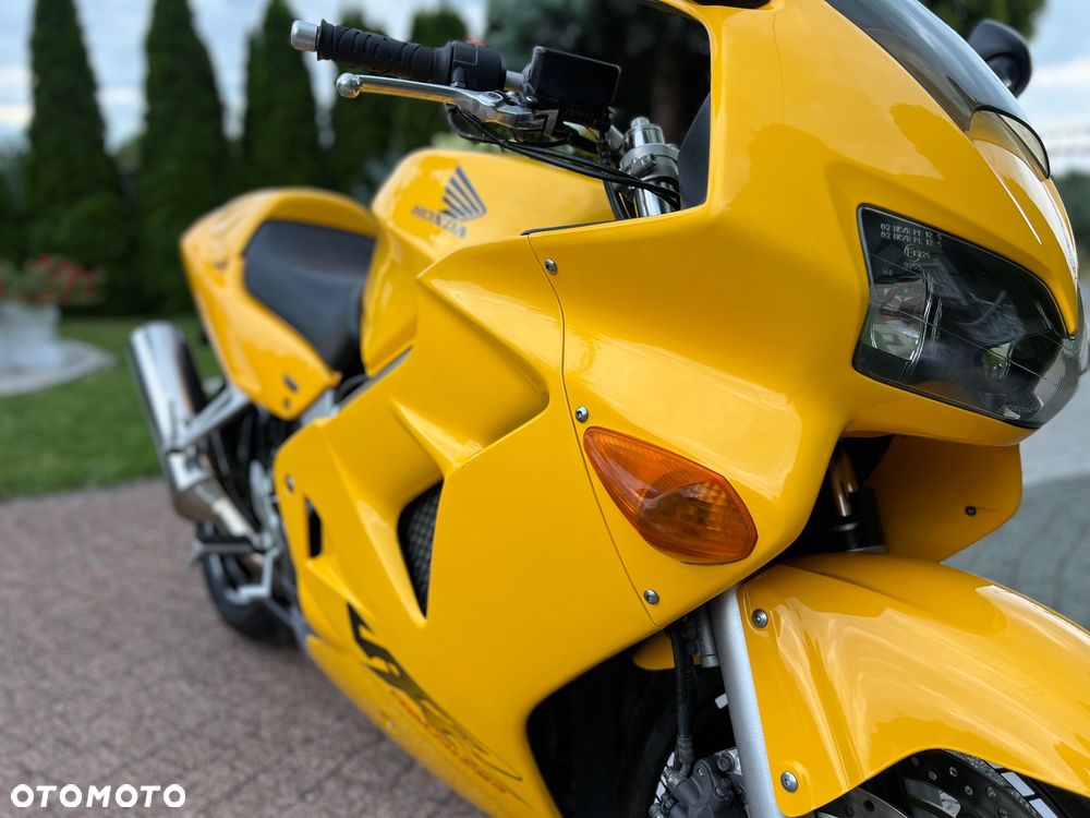 Honda VFR - 4