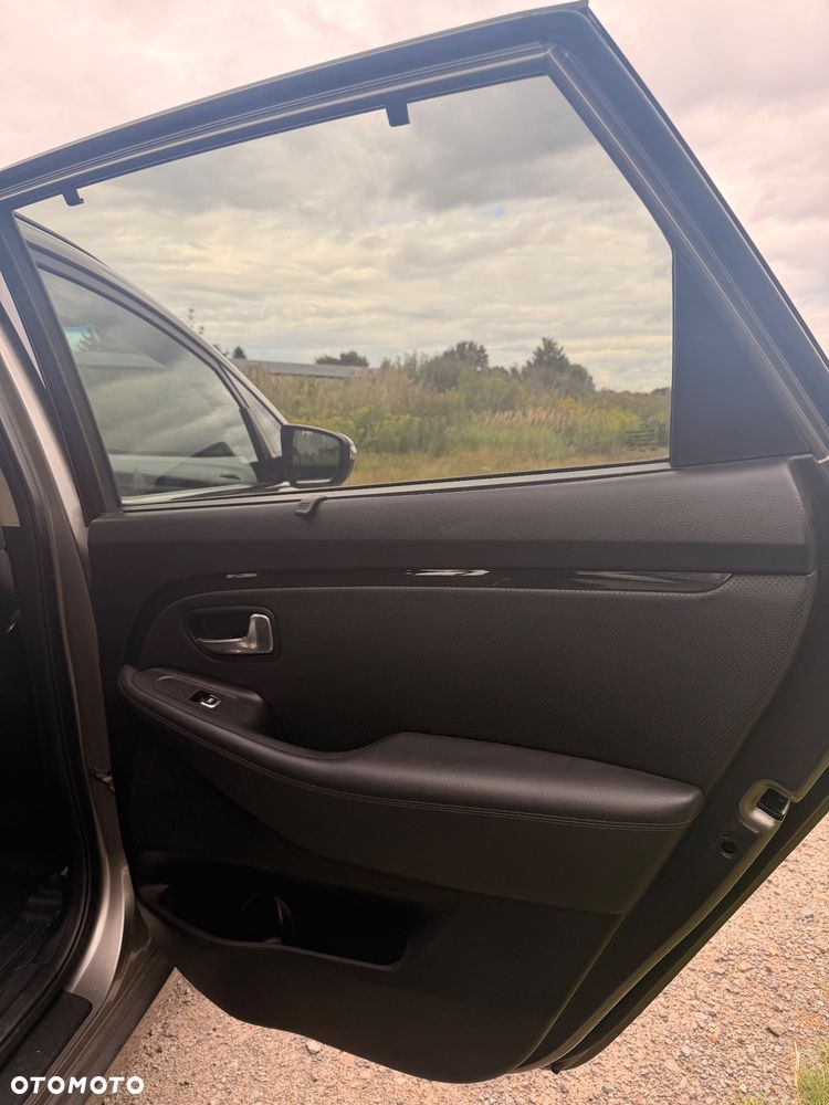 Kia Carens 1.7 CRDi L - 8