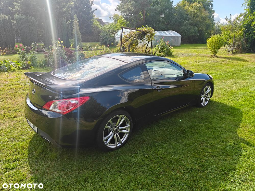 Hyundai Genesis Coupe 3.8 V6 Automatik - 4