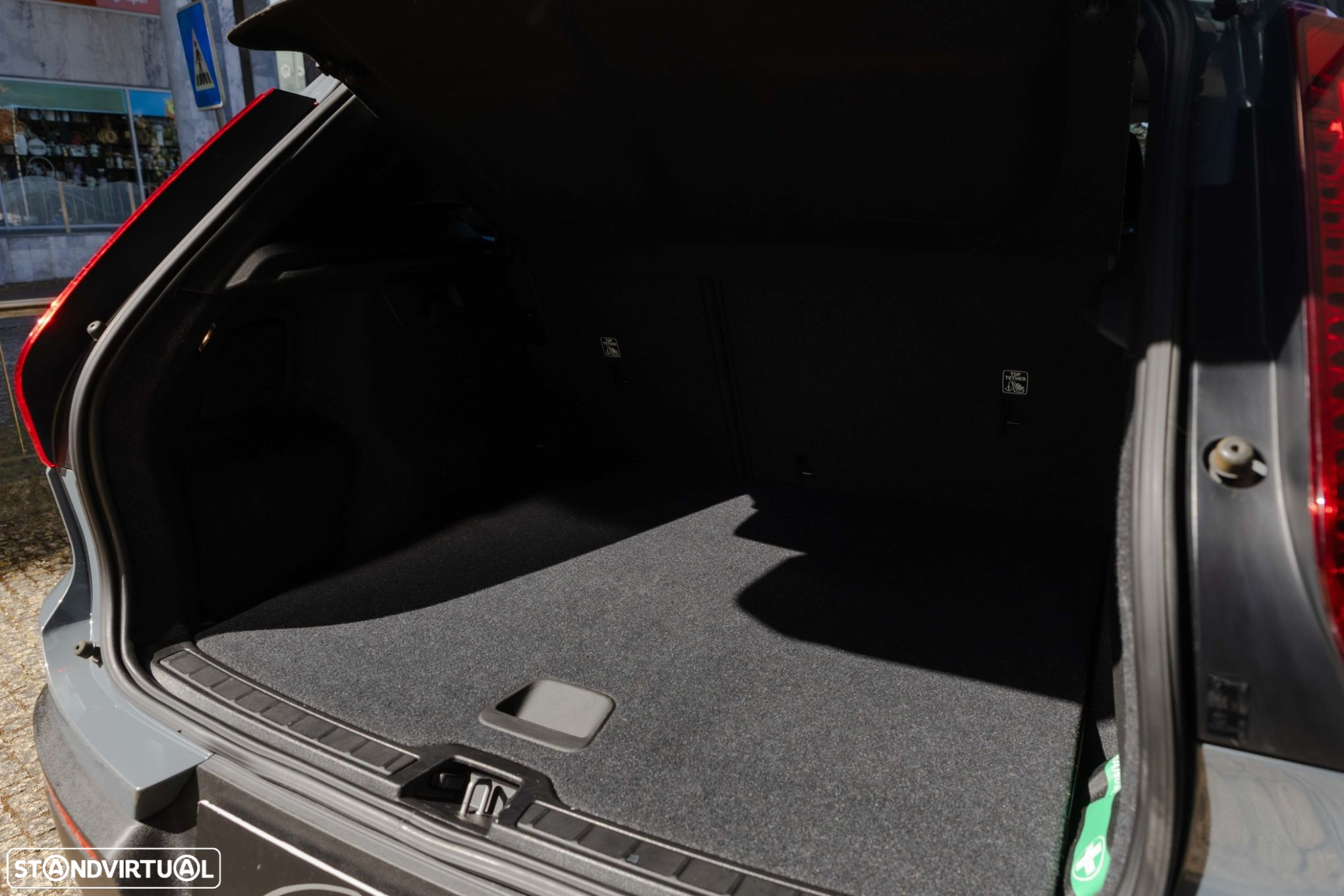 Volvo XC 40 1.5 T2 Momentum Core Geartronic - 20