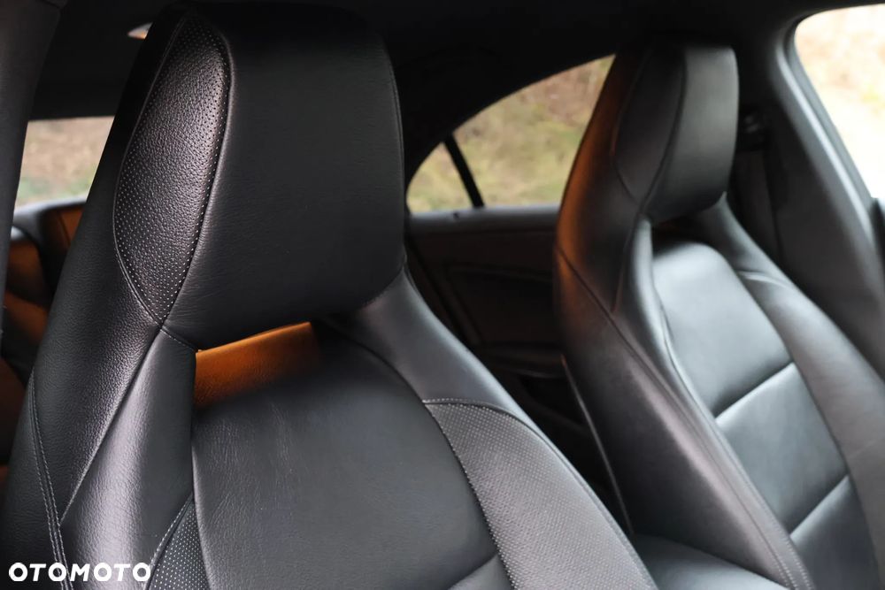 Mercedes-Benz CLA 180 d AMG Line - 22