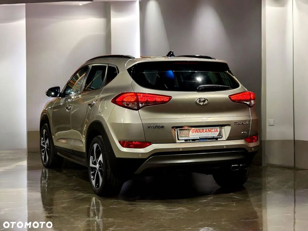 Hyundai Tucson 2.0 CRDi 4WD Automatik Premium - 23