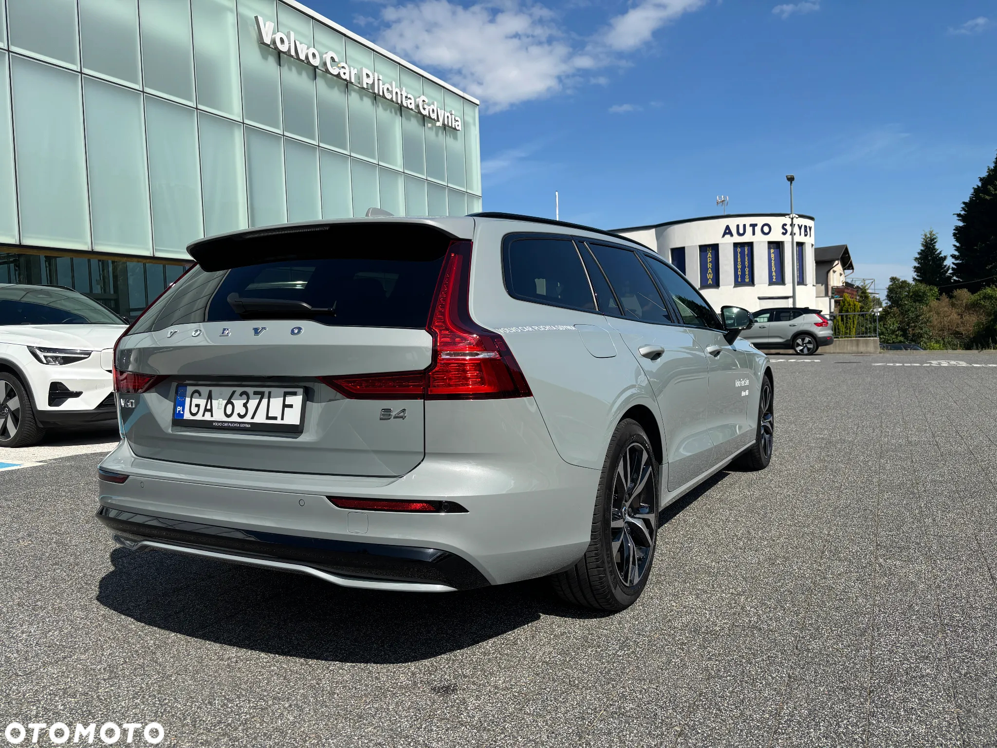 Volvo V60 B4 B Plus Dark - 4