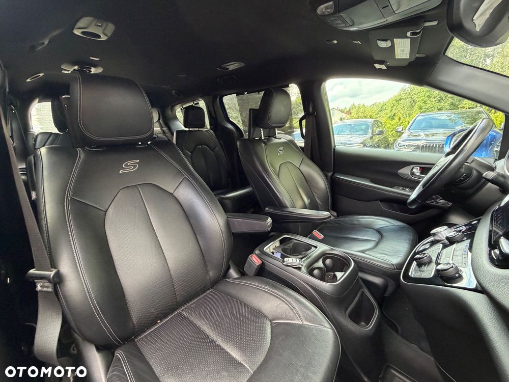 Chrysler Pacifica - 20
