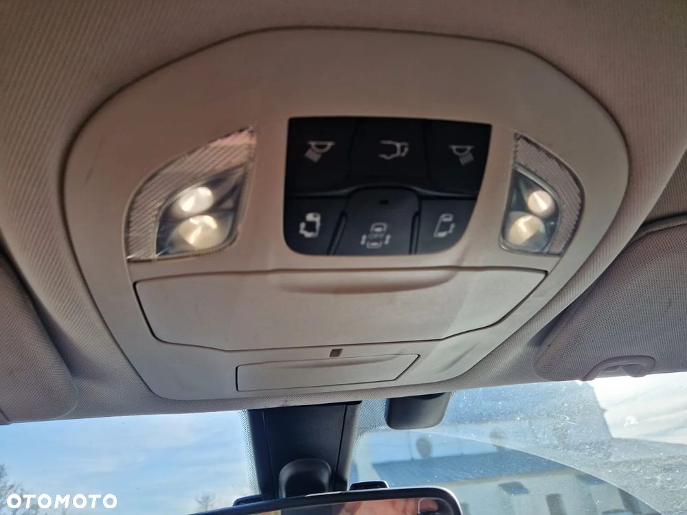 Chrysler Pacifica - 5