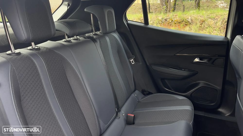 Peugeot 2008 PureTech 130 EAT8 Allure Pack - 19