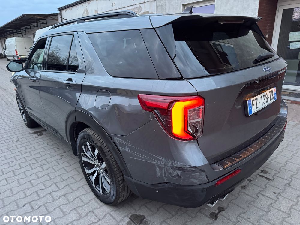 Ford Explorer - 38