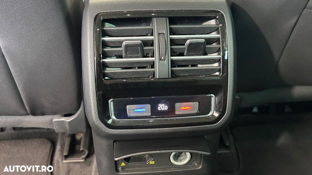 Volkswagen Passat 2.0 TDI DSG Highline - 12