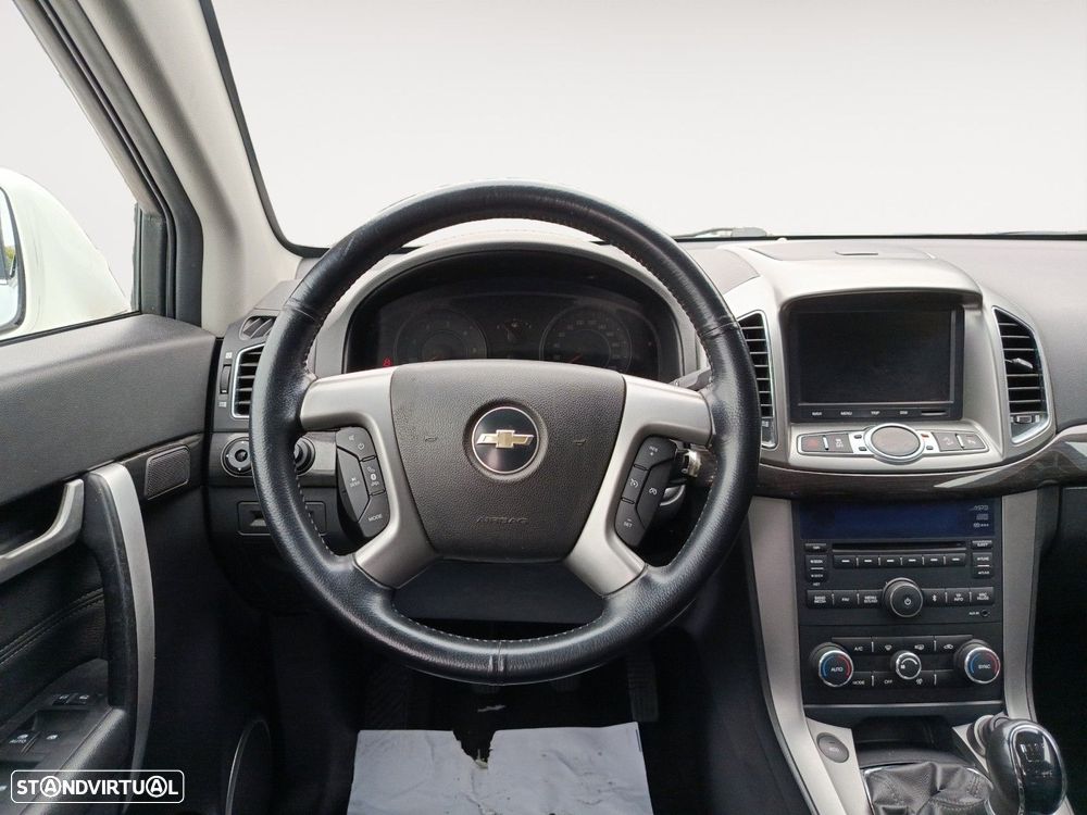 Chevrolet Captiva 2.2 VCDi Seven 7L — fotografia 12
