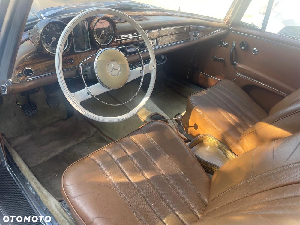Mercedes-Benz W111 - 6
