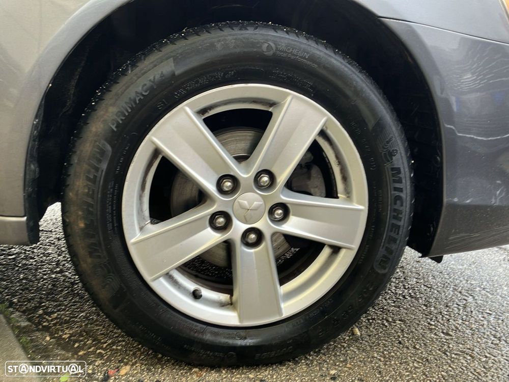 Mitsubishi Lancer 1.5 Invite - 17