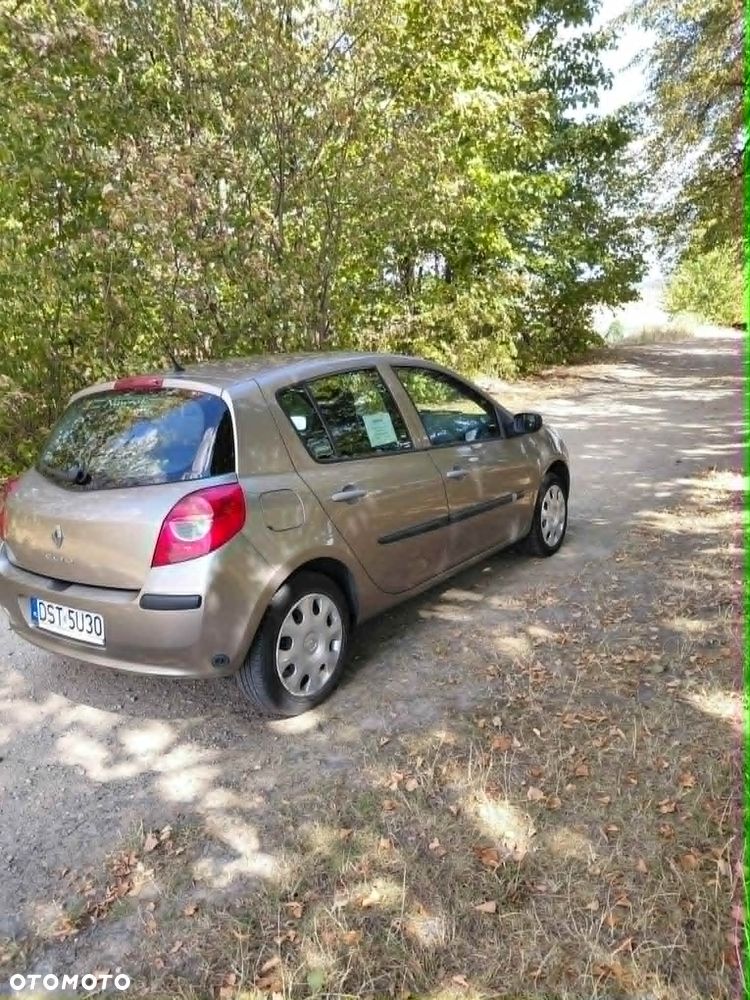Renault Clio 1.2 16V Alize - 5