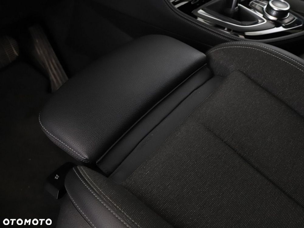 BMW Seria 2 218d GT Sport Line - 38