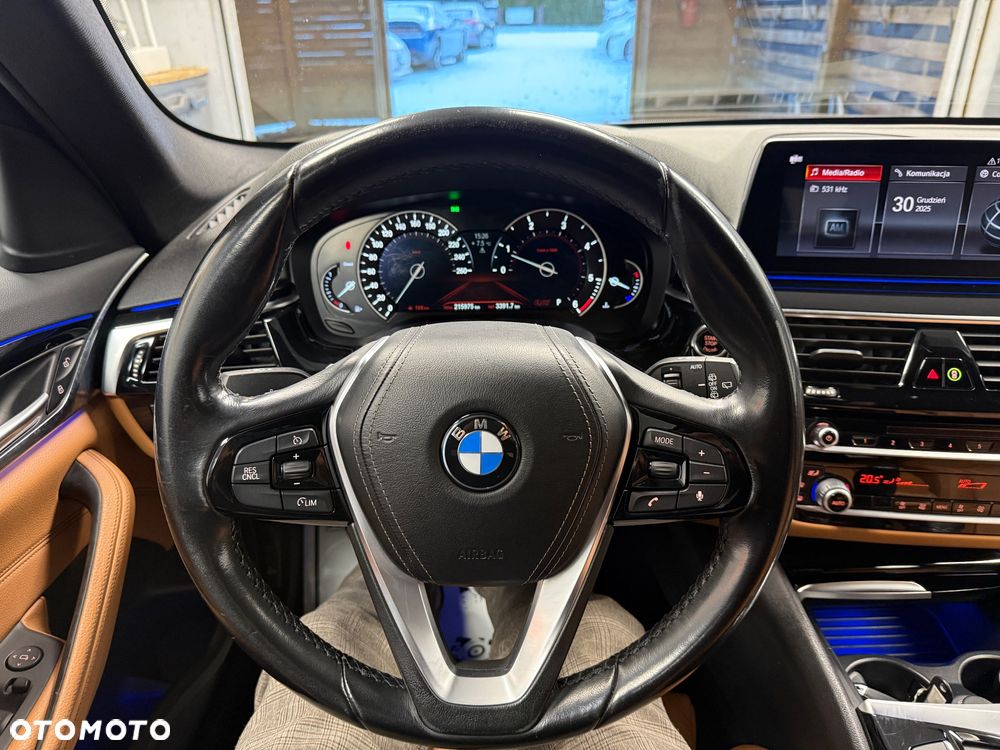 BMW Seria 5 520d Luxury Line sport - 16