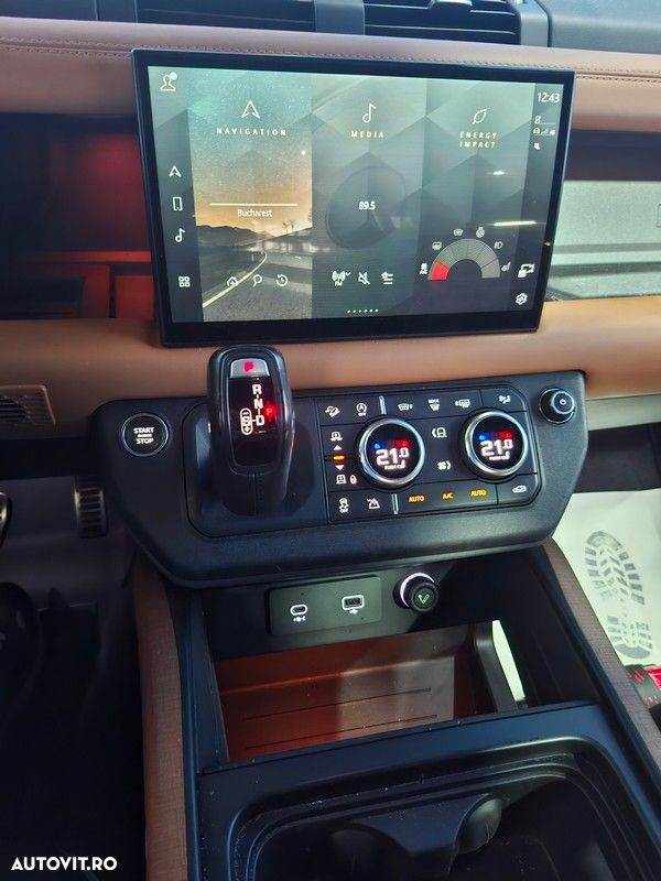 Land Rover Defender - 9