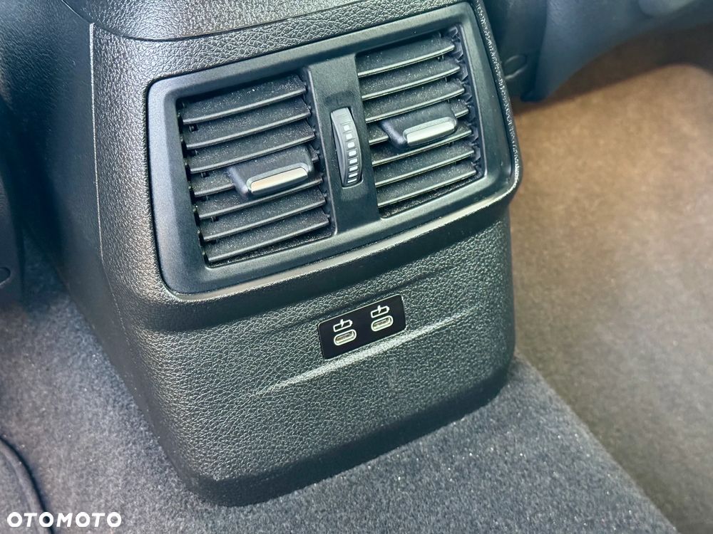 BMW Seria 2 218i GT - 25