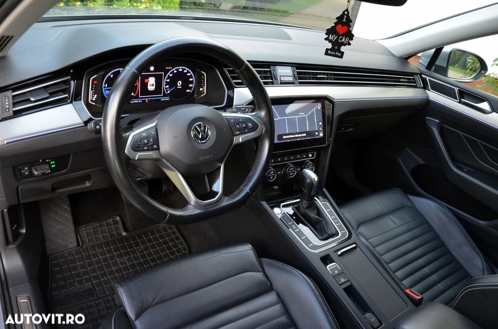 Volkswagen Passat - 14