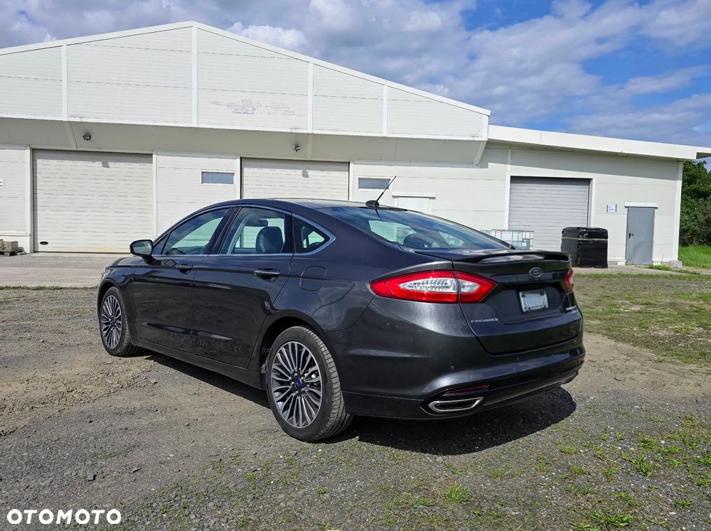 Ford Fusion - 4