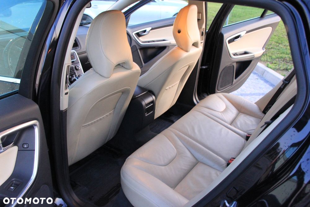 Volvo V60 D4 AWD Summum - 12