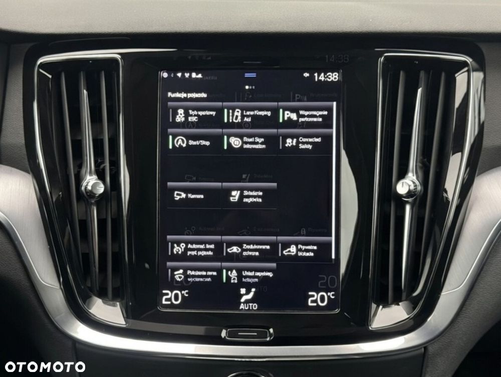 Volvo V60 Cross Country - 14