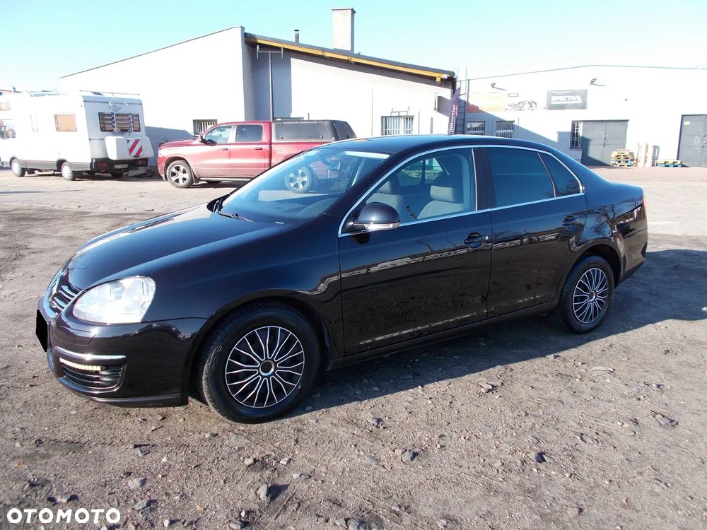 Volkswagen Jetta 1.4 TSI Comfortline - 1