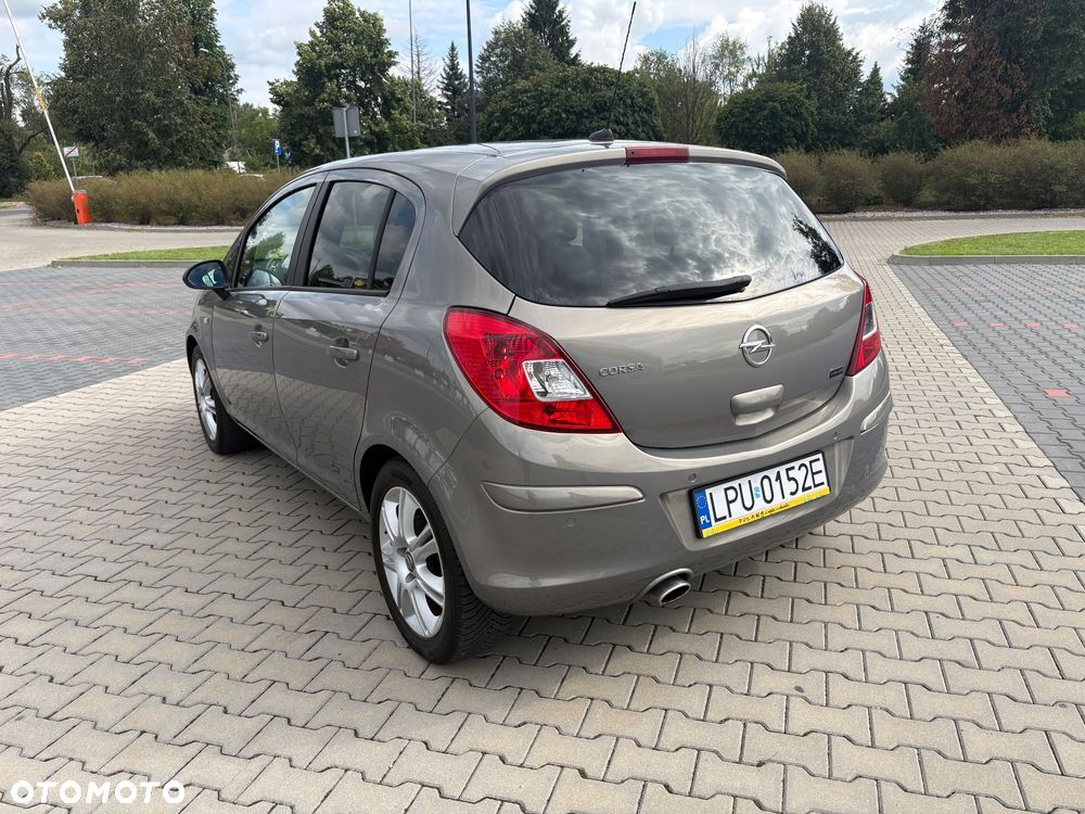 Opel Corsa 1.4 T Cosmo S&S - 8