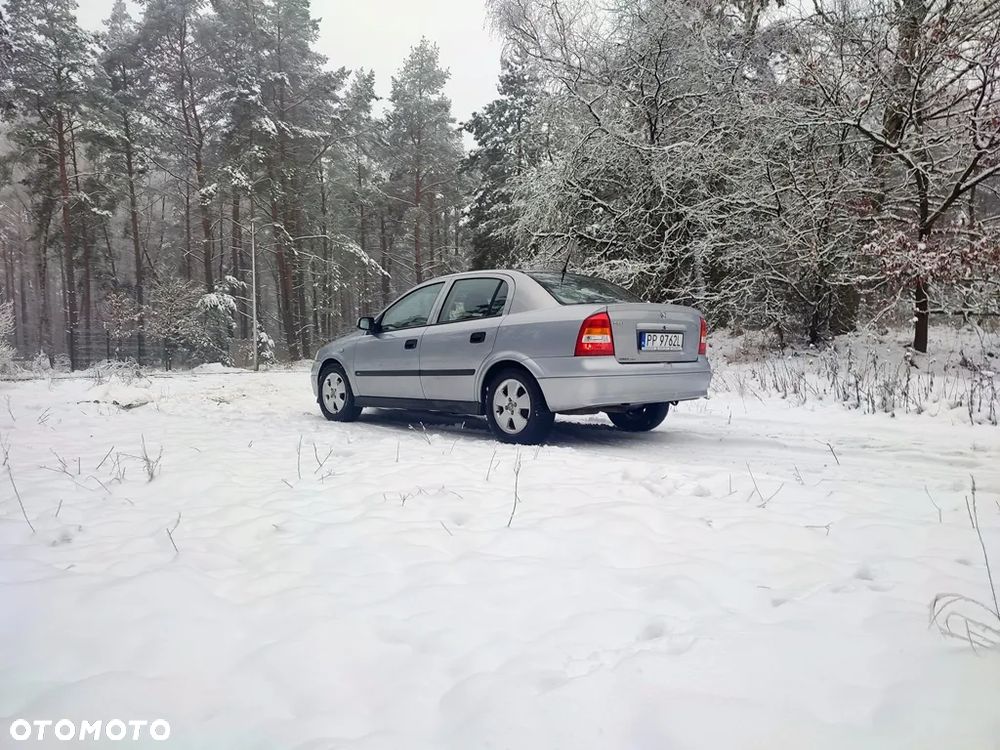 Opel Astra 1.4 GL / Club - 5