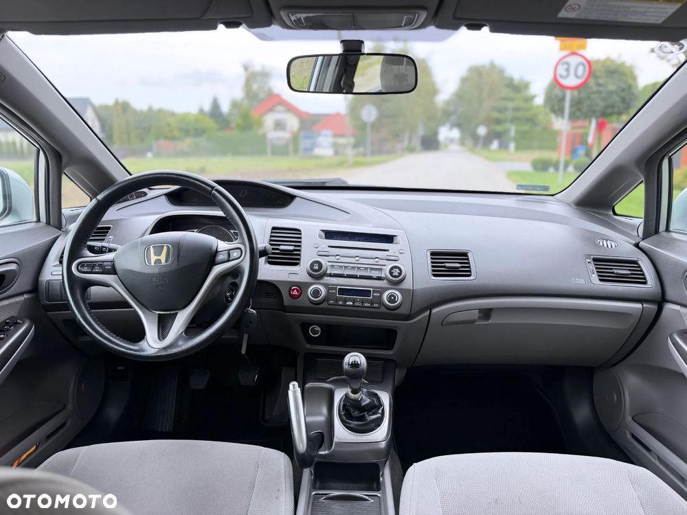 Honda Civic 1.8 Executive - 8