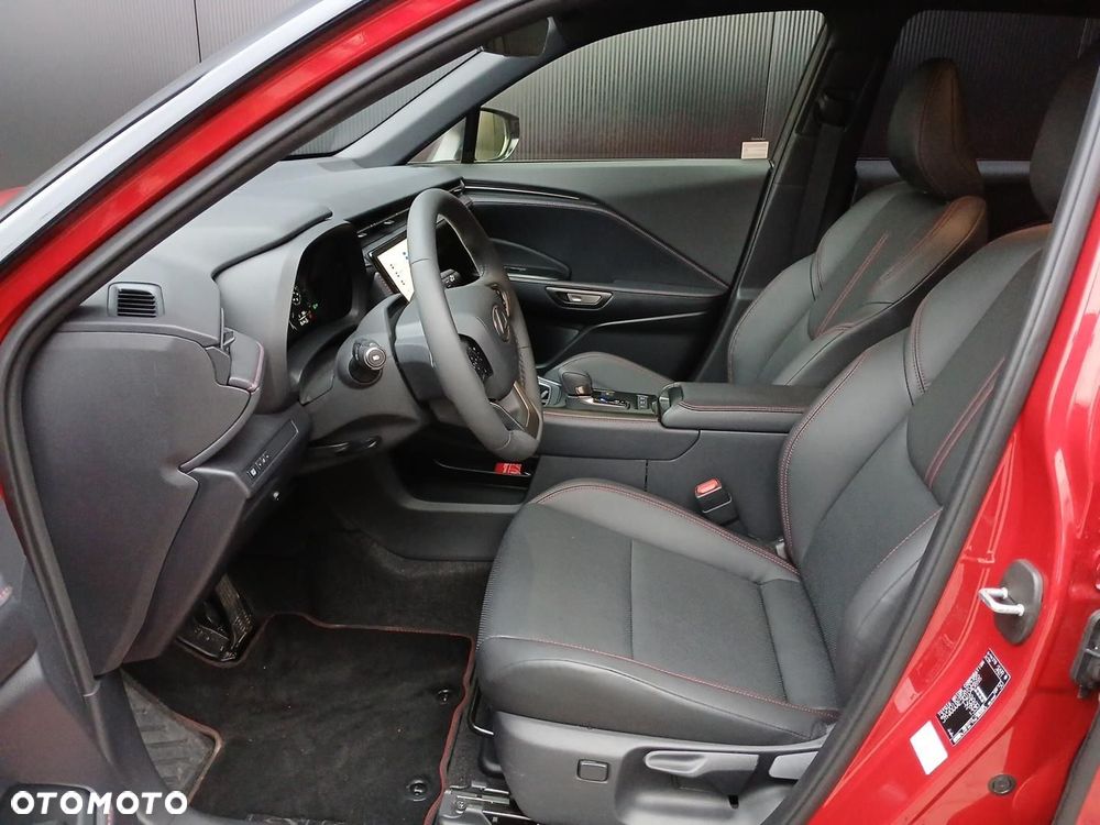 Lexus LBX 1.5 Hybrid Emotion - 8