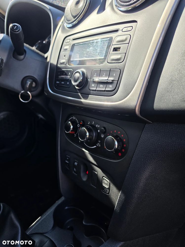 Dacia Sandero 1.2 16V Laureate EU6 - 25