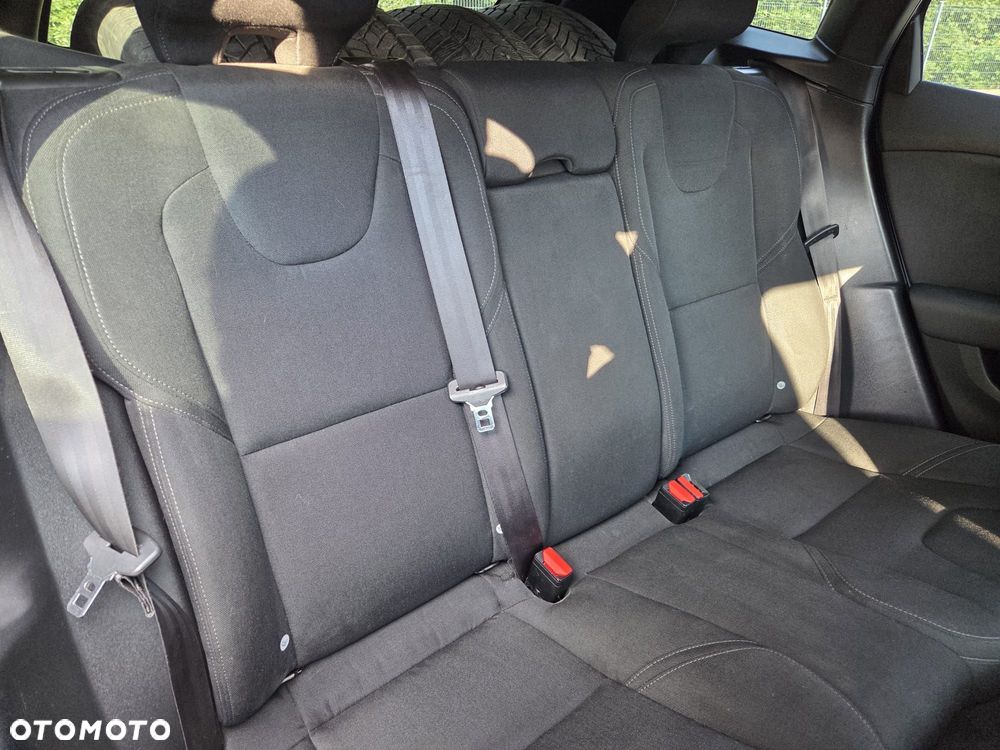Volvo V40 D2 Kinetic - 9