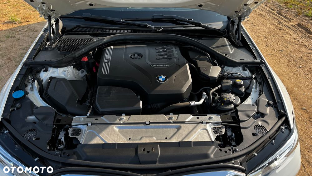 BMW Seria 3 330i Sport Line - 10