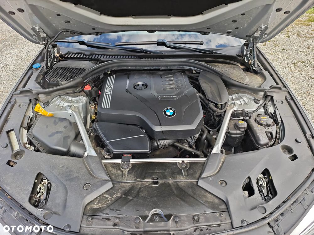 BMW Seria 5 530i Sport Line - 18