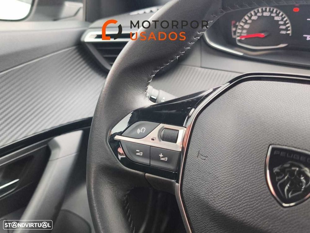 Peugeot 2008 1.2 Style - 13