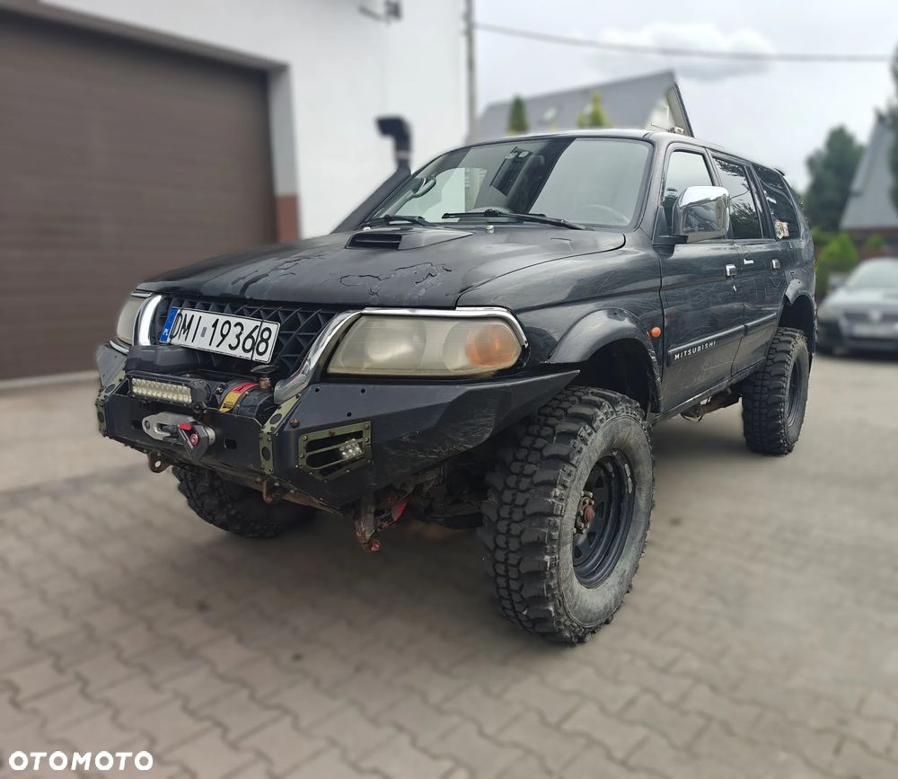 Mitsubishi Pajero Sport - 3