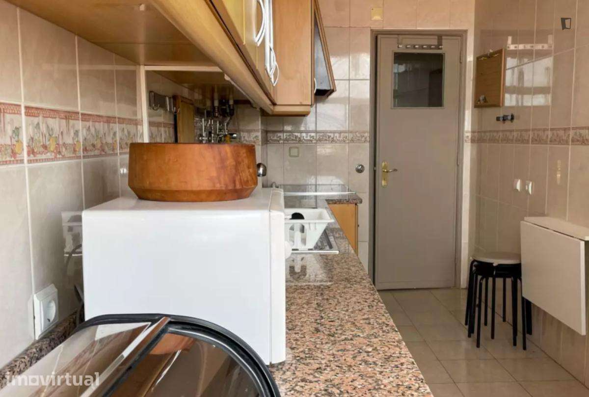 Quarto - localizado em Roma-Areeiro Lisbon - Grande imagem: 5/12