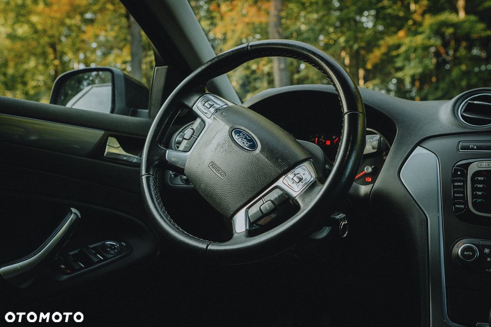 Ford Mondeo - 28