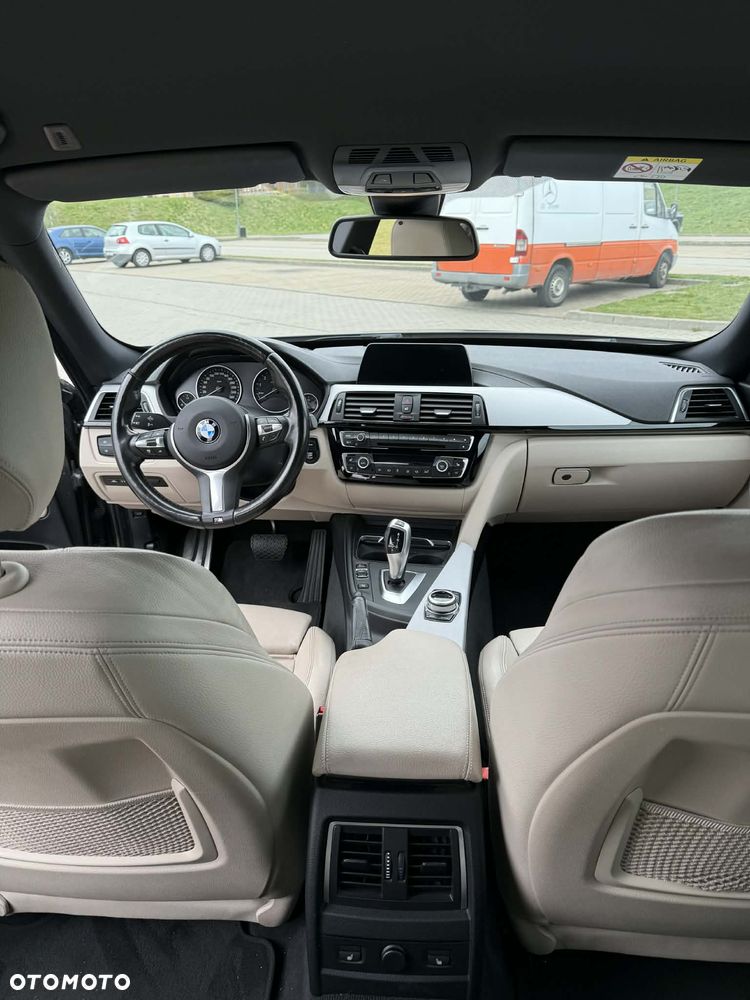 BMW Seria 3 330i M Sport - 8