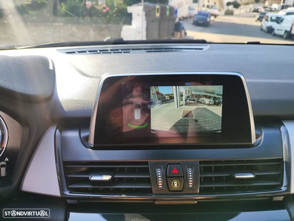 BMW 216 Gran Tourer d Auto - 18