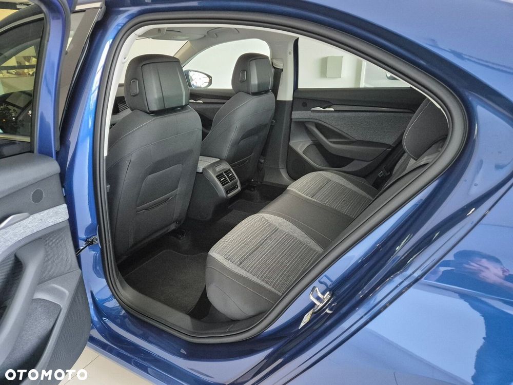 Skoda Superb 2.0 TSI Selection DSG - 10