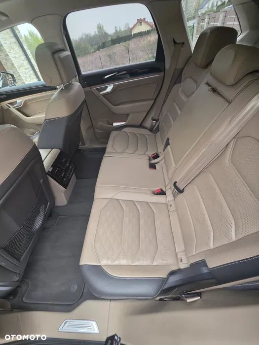 Volkswagen Touareg 3.0 V6 TDI SCR 4Mot R-Line - 4